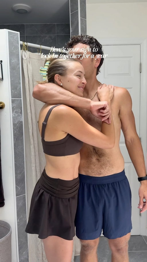 Working out and living a healthy lifestyle is 1000x more doable and way more fun when you’re doing it with your husband!!!

This transformation took us a little over a year.
We just committed to making healthier choices together and stayed as consistent as much as we could as toddler parents!!

WHAT WE DID:
•Tracked our macros and ate out maybe once a month
•worked with @embody_hf @emilyannerosen 💪💪💪 sam and emily helped us with macros and fitness guidance!
•Aimed for 10-15k steps a day, some days we didn’t, of course, but we tried!!!
•Drank lots of water
•Found workouts we actually lov... I love Pilates and strength training, and Rick loves strength and kettlebell training
•Ran for at least five minutes 1-2x a week to get our heart rates up
•Added deep core workouts in our routine
• Kept showing up, even when we weren’t feeling super motivated!!

Ib: @sarahglidewell_ 💪💪
#postpartumbody #bodytransformation #postpartumtransformation #beforeandafter #fitnesstransformation