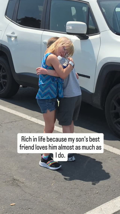 Be right back....crying 😭

These two are literally 6 days apart in age and have basically grown up together. 

They are either going to be best friend's for life or married one day. 

(She hopes it's the second one, 🤣)

#bestfriends