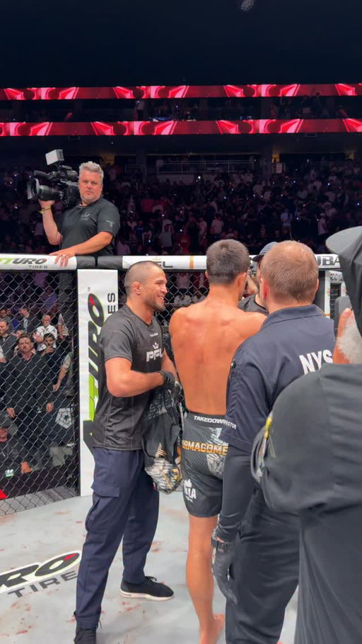 🦅🦅🦅

Usman Nurmagomedov celebrates with his team after a stunning knockout victory over Archie Colgan.

#PFLNY