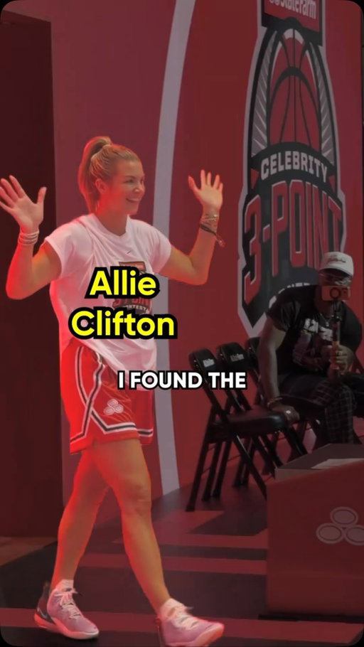 They were showing out at the @statefarm Celebrity 3-Point Contest! #ad