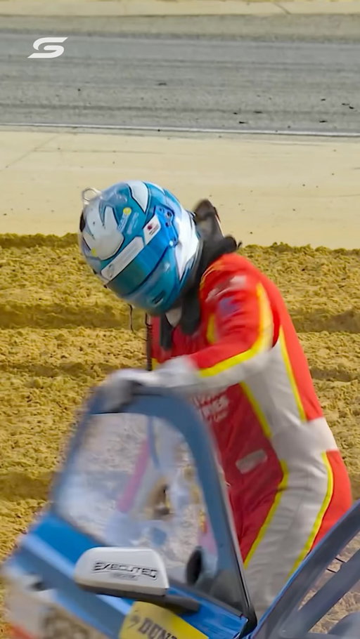 A costly DNF for @zakbest78 on Lap 2 in Perth 😞