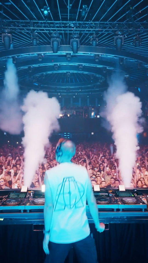 If this is how we start VELD weekend... we’re in for one crazy ride. 🧡

@arminvanbuuren kept the party going until the early hours and reminded us why the first official VELD After Party is always one for the books. 📚

Sleep can wait. 🫶

🎥: @domenicmorabito
