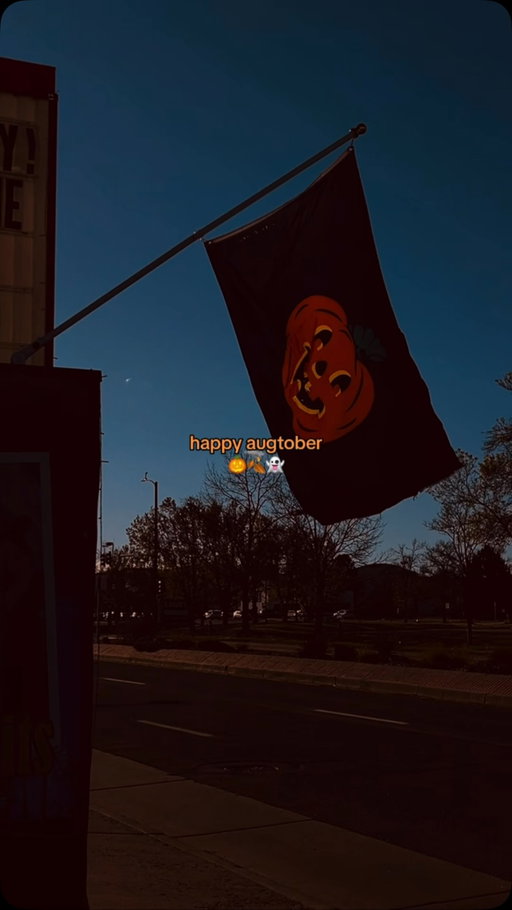 happy augtober 🎃🍂👻
•
are you decorating this weekend? 👀
•
i’m in the mood to add more halloween and fall decorations around my house! 
•
i can’t wait for the weather to cool down and for the leaves the to turn! 🍂
•
•
•
•
#halloweentok #cozyhalloween #augtober #halloween2026 #halloweenaesthetic