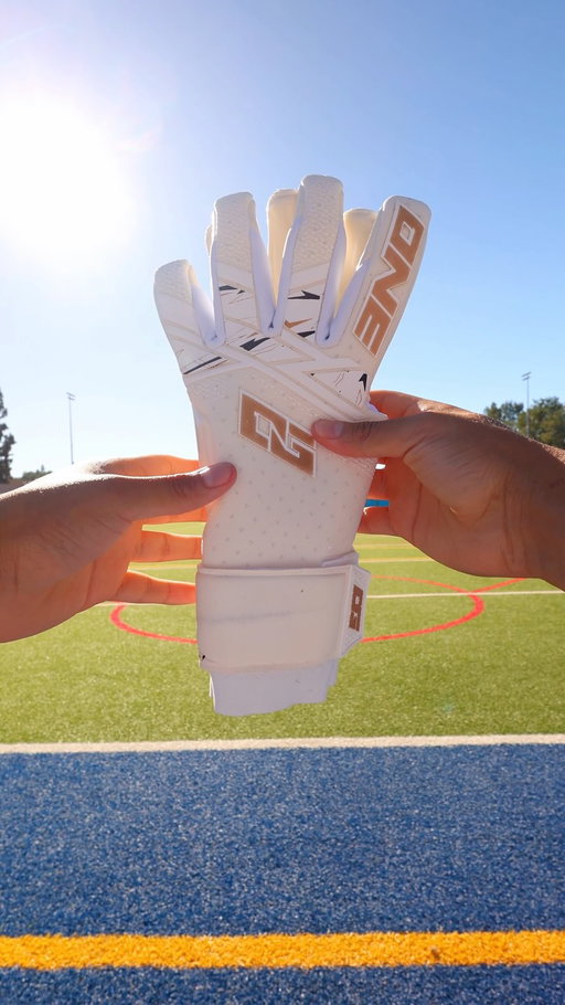 I’ll let the glove do the talking 

😍

- 

#soccer #goalkeeper #goalkeepertraining #goalkeeperlife #reels