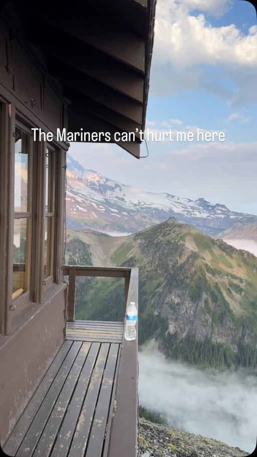Yes we can! #pnwlife #marinersbaseball #rainiernationalpark