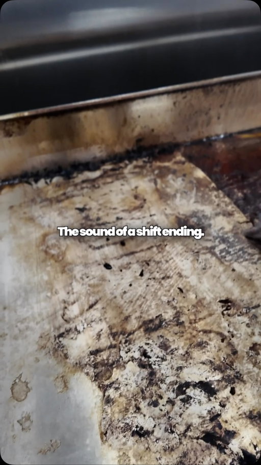 The best part of closing shift. 🌙

Stripping down the grease and resting the flat top for tomorrow. 

Who else loves this sound? 🤤 #bowlsofrice #shiftending #scrapping #griddle