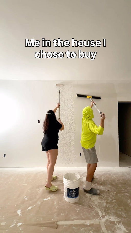 🙃 us doing level 5 finish on the walls. Half way through this we thought, what did we get ourselves into? 😅😂 we also had no power in the house so we had to use a generator with my photoshoot ring lights. we pushed through though #homereno #drywall #construction #diy #renovation