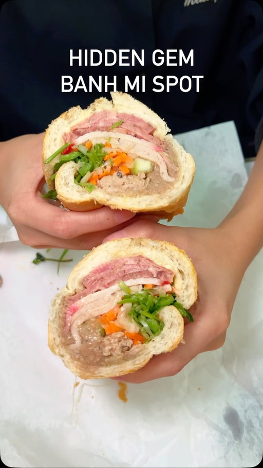 Looking for the best bánh mì in Houston? 🥖

I tried 6 bánh mì sandwiches at The Banh Mi Company on Bellaire Blvd, and my favorites were the No. 1 Crispy Pork Belly and the No. 6 Cold Cut Combo with xíu mại meatballs.

They bake their bread fresh daily and make their own crispy pork belly, char siu, and xíu mại in-house. Every sandwich is generously filled, packed with flavor, and most are just $5.75–$6.75.

If you’re craving authentic Vietnamese food in Houston or searching for a hidden gem in Houston’s Asiatown, this spot is worth the visit.

📍The Banh Mi Company
11528 Bellaire Blvd D, Houston, TX 77072

Which bánh mì would you order first?

#HoustonEats #HoustonFood #BanhMi #VietnameseFood #HoustonRestaurants