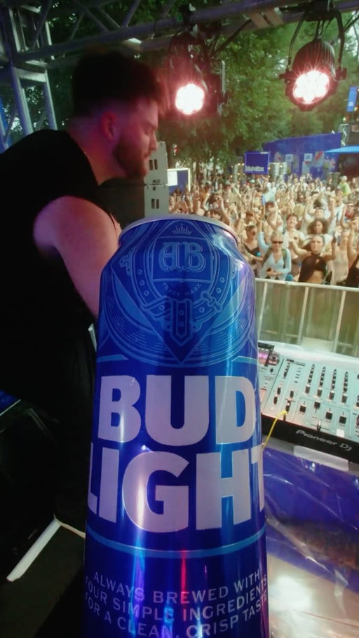 In the middle of it all this weekend at the @budlight Sound Bar Stage