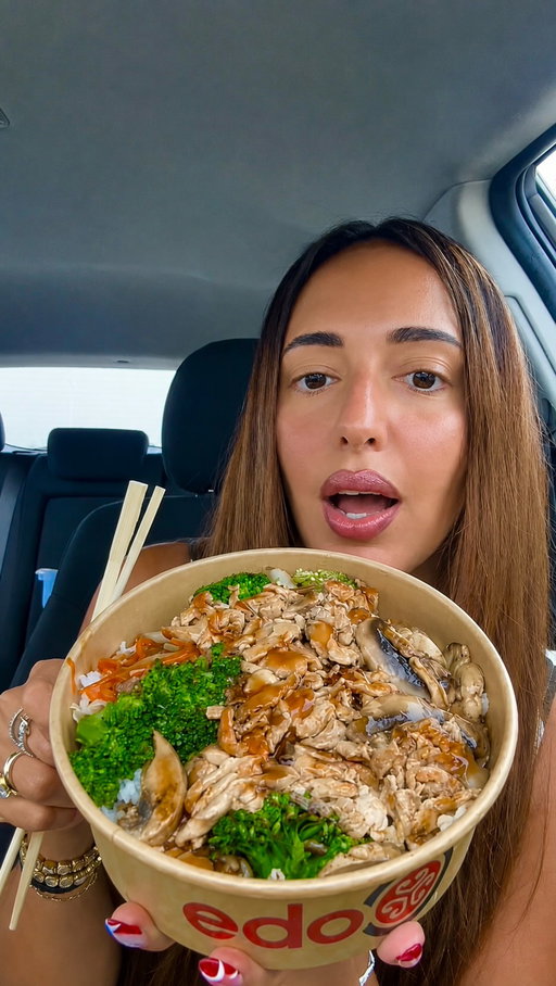my new go-to lunch cuz how can i pass up $3 bubble tea? @edojapanofficial #EdoJapanPartner #TheCraveCollective #HonourTheCrave #LunchIdeas