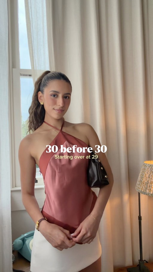 Hii 🧚‍♀️✨✈️ This has to be the best thing I’ve crossed off my 30 before 30 list!! I know so many of us feel lost going into our 30s but this has served as a little reminder that it’s okay to feel lost bc the amazing thing about life is you always have the opportunity to start over :’) <3 you girls!! #30before30 #turning30 #soulsearching #solodate #relatable single girl life
