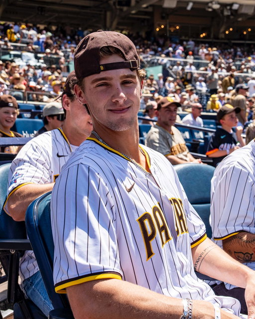 From the villa to the ballpark 🏝️