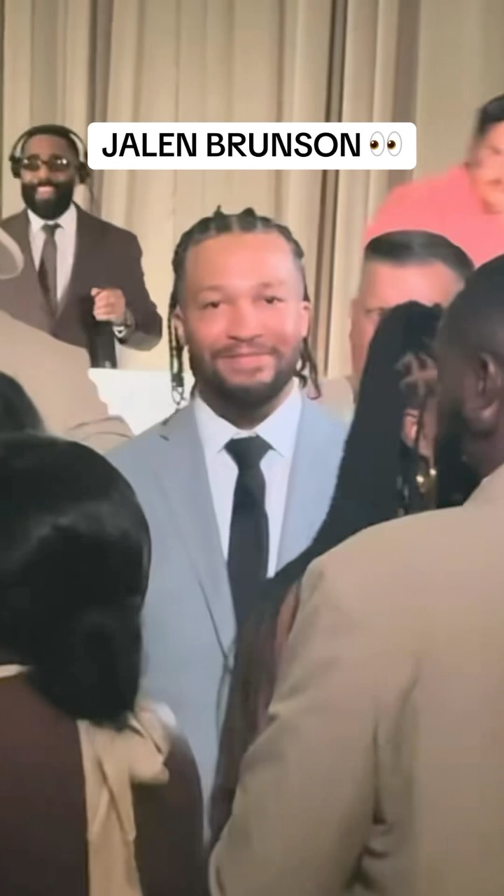 Jalen Brunson gets filmed by Jaylen Brown from across the room at Donovan Mitchell’s wedding 😅

(via fchwpo/IG)
