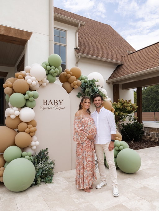 A beautiful baby shower in our home for a baby that is already so loved!!! Thank you to everyone who came from far and close, we love you all 🤍🧡💚