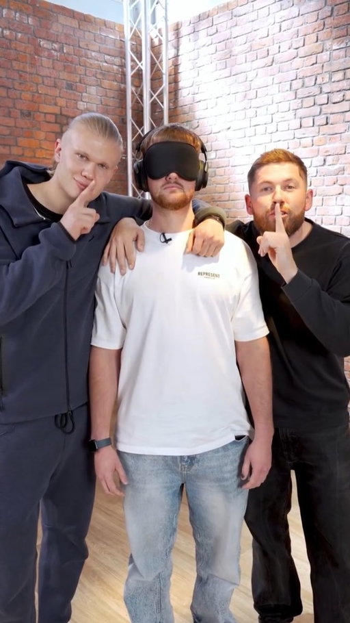 @erling Haaland surprised a blindfolded fan 🤫

Full video live on YouTube now 👀
