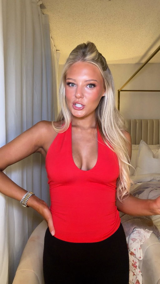 This color!! I’m obsessed @skims 😍🌶️ 

Comment “TOP” + I’ll send ya the link!
•
•
•
•
#skimstryon #skimstryonhaul #skimstop #skims https://liketk.it/6jYaA