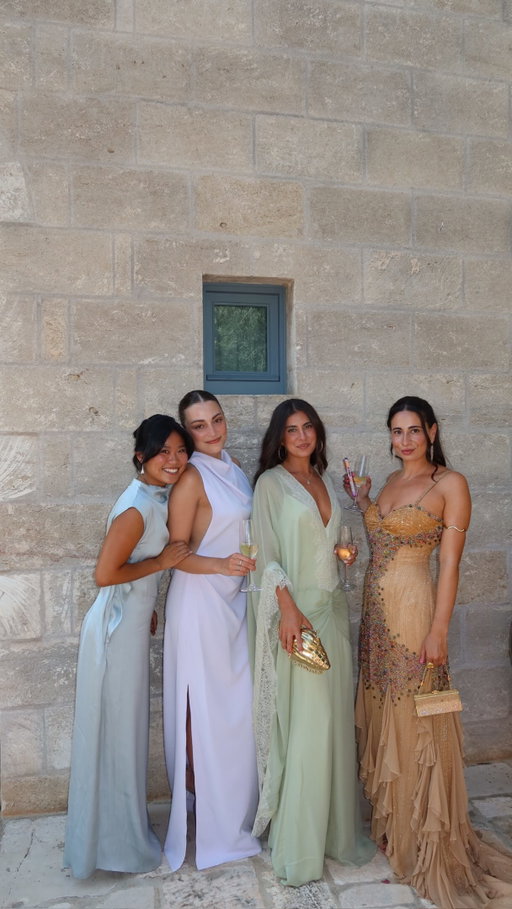 the most beautiful special vintage gown for my best friends wedding <3 @umaluvintage 

#styleinspo #weddingguestdress #italy #dresses