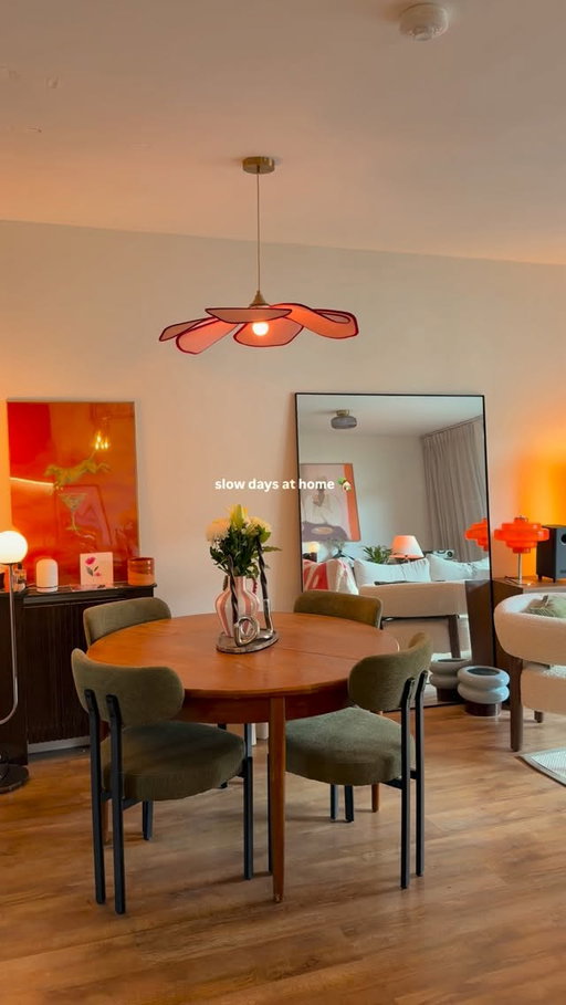 the best days are spent at home, slowly enjoying some coffee with some music in the background 🙂‍↕️

#homedecor #apartmentinspo #midcenturymodernhome #cozyhome #homeinspo