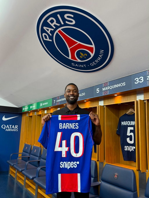 Ici C’est Paris 🇫🇷 

After seeing a match here two years ago, I loved the opportunity to be able to walk the stadium and see the history. Thank you @psg for the hospitality!