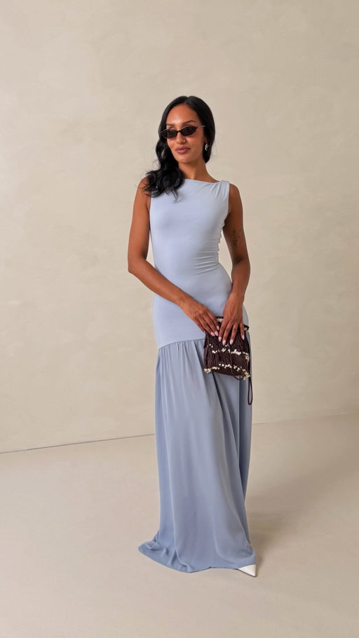 Who decided wedding guest dressing should be neutral? This is your sign to wear color. 🌈