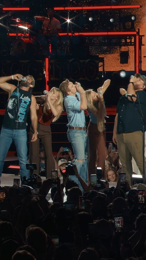 Can’t believe the 2026 My Kinda Saturday Night Tour has come to an end. Huge thanks to everyone who made these shows possible, and most of all y’all - the fans. No better way to wrap it up than with this crew in London. Thank y’all for letting this ole boy do what he loves - play country music. See y’all next year!