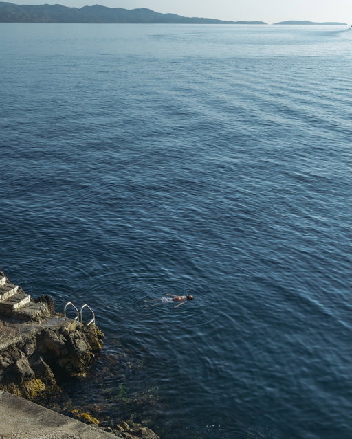 The first light kissed the calmness of the sea, and there was only thalassa - the way Greeks have called the sea for centuries. SS’26 campaign for @domainedesartistes . Production @paper01lab Creative Direction Matthew Zorpas Photography @georgiosmotitis