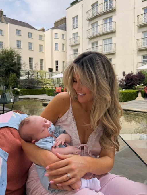 Another trip around the sun 🎂🌞🫶

Last year I made a wish… and this year I got to blow out my candles holding him 🥹🩵

The most special birthday, with my little family. 
Everything I could ever have wished for 🎂✨🤍 
Feeling very lucky 🥰