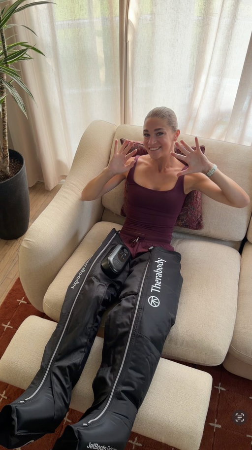 Your long run doesn’t end when you stop your watch. Recovery is part of the training. JetBoots Prime help support your recovery after the miles, so you’re ready for your next run.