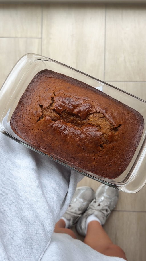 I loveee summer but I have an itch… just for the baking though, I love summer hehe 🤗

Pumpkin Bread Recipe from @bromabakery 🧡

* 1 1/2 cups all-purpose flour
* 1 1/4 cups granulated sugar
* 1 teaspoon baking soda
* 1/4 teaspoon baking powder
* 1 teaspoon salt
* 2 teaspoons cinnamon
* 1/2 teaspoon ginger
* 1/2 teaspoon nutmeg
* 1/4 teaspoon cloves
* 1/4 teaspoon allspice
* 1 teaspoon vanilla
* 2 large eggs, at room temperature
* 1 cup pumpkin puree
* 1/3 cup milk
* 1/2 cup oil

1. Preheat oven to 350°F. In a large bowl, mix together flour, sugar, baking soda & powder, salt, nutmeg, cinnamon, and cloves until combined.
2. Make a well in the center of your dry ingredients. Pour in eggs, oil, milk, vanilla, and pumpkin puree. Whisk together the wet ingredients for about 30 seconds, then fold them into the dry ingredients until just combined.
3. Line a loaf pan with parchment paper, then pour the batter into the pan. Bake for 30 minutes, then cover the pan loosely with tin foil. This prevents excess browning of the top of your loaf. Bake for an additional 20 minutes, or until a knife inserted in the center of the loaf comes out clean.