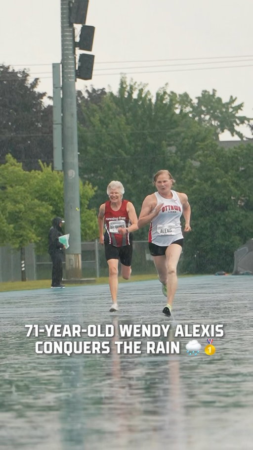 𝗥𝗔𝗜𝗡 𝗢𝗥 𝗦𝗛𝗜𝗡𝗘, 𝗪𝗘𝗡𝗗𝗬 𝗗𝗘𝗟𝗜𝗩𝗘𝗥𝗦 🇨🇦🌧️

At 71 years old, Wendy Alexis wins the W70–74 200m national title in 31.11 at the Canadian Masters Athletics Championships.

Another championship performance from one of Canada’s most accomplished masters athletes. 

—

𝗟𝗔 𝗣𝗟𝗨𝗜𝗘 𝗡’𝗔𝗥𝗥Ê𝗧𝗘 𝗣𝗔𝗦 𝗪𝗘𝗡𝗗𝗬 🇨🇦🌧️

À 71 ans, Wendy Alexis remporte le titre national du 200 m chez les W70-74 en 31,11 aux Championnats canadiens d’athlétisme Masters.

Une autre performance de championnat signée par l’une des athlètes Masters les plus accomplies du Canada.

🎥: @archivekaze