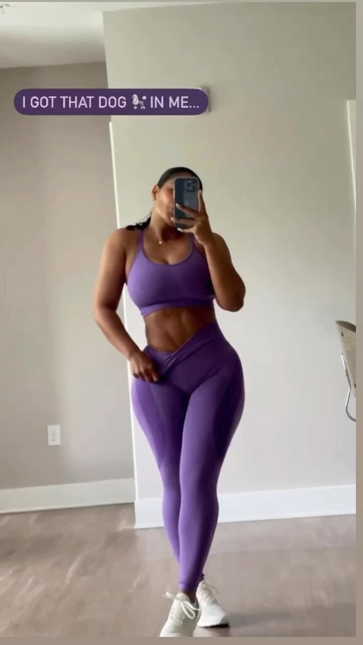 Literally one of my favorite reels shared by @theprettyartist because, I mean, just loooooook 👀 😆💃🏽 @thickathleticsapparel 

Second Skin seamless in Purple 💜💜

#secondskin #seamless #thickathletics