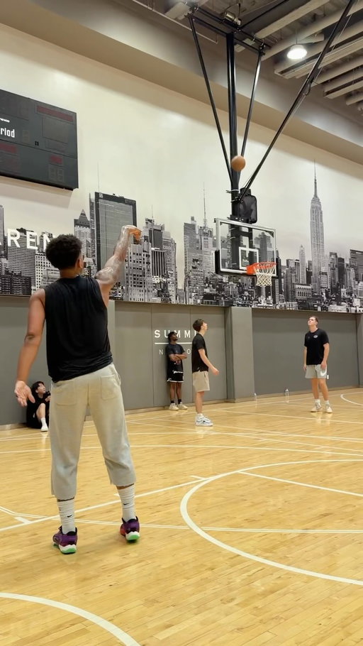 Touch from deep. Power at the rim. @paolo5 is putting it all together! Earn it daily‼️🏁