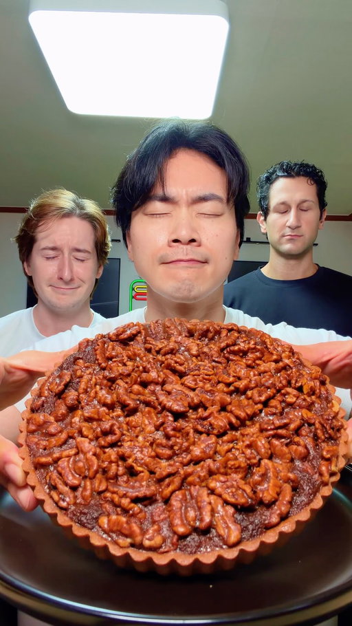 Open Your Eyes if You Want to Eat!