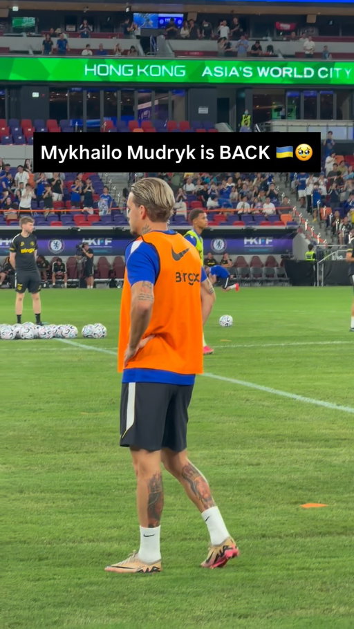 Mykhailo Mudryk 🇺🇦 is BACK!! 🥹 - Chelsea fans, are you happy to have him? 💪🏼
-
#chelsea #mudryk #hongkong #preseason #mykhailomudryk