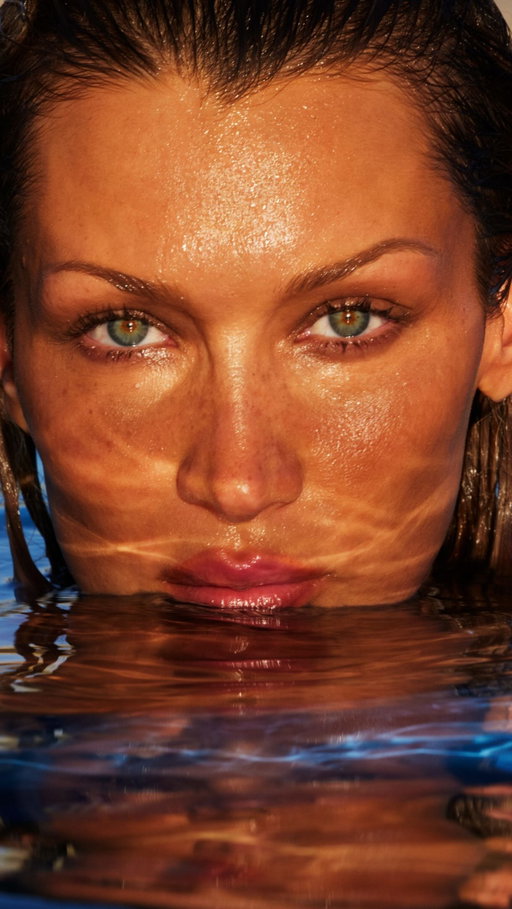 A breath, a heartbeat, and this moment. Bella Hadid in ALO.

Captured by Mert & Marcus 

@bellahadid 
@mertalas 
@macpiggott