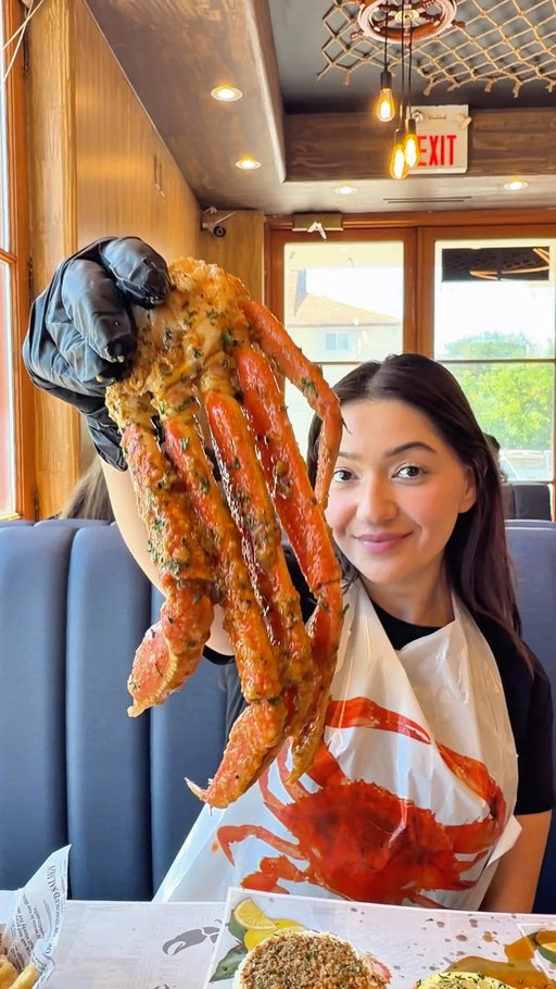 zero self-control activated. 🦀🦐🤤💯

Located:
Crab boil:
📍 2590 Weston Rd, North York, ON

#crabboil #seafoodboil #seafood #torontofood #viralfood