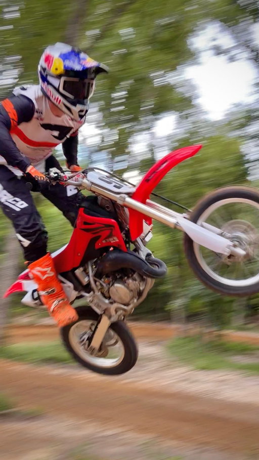 If @honda_powersports_us was to ever release another CR85R again, what changes would you like to see made to it? 2007 was the last year of Honda’s 85 2-stroke before the CRF150R 4-stroke took its place. Our 85cc shootout is coming up, and we are going to see how the ‘07 CR85 stacks up against the rest of the players 🔥 @redbullmotorsports @redbull @motosportinc @rdrco.inc @bbrmotorsports @allballsracing_ #CR85R #CR85 #2stroke