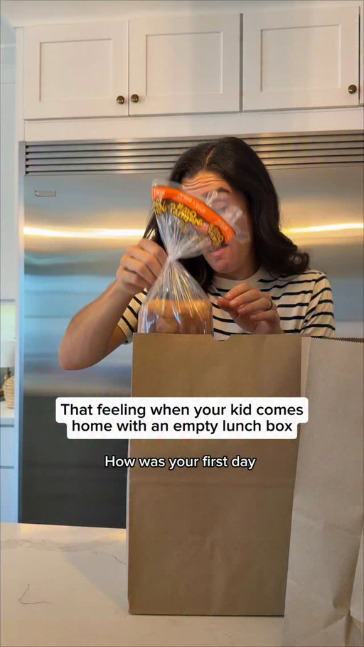 #ad Get @naturesownbread and get yourself that empty lunch box feeling for back to school! 

Nature’s Own is something my kids and I can agree on that ensures lunches aren’t coming back home. I’m proud to be a breaducator, sharing the news that Nature’s Own now has a shorter ingredient list but the same great taste your family has always loved. 

Get your new loaf today! 

#NaturesOwnPartner #GetBreaducated #Momsofinstagram #momhumor
