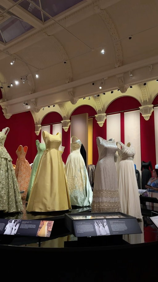 If you’re visiting London, don’t skip this. 👑✨

The Queen Elizabeth exhibition was such a beautiful look into her life, style, and legacy. From iconic outfits to personal moments, it was fascinating from start to finish.

Definitely one to add to your London itinerary. 🇬🇧

#londontravel #londonforyou