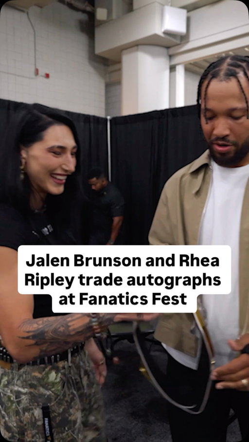 Even the greats admire other greats. Relive all the action from @fanaticsfest 🍿⬇️

‘Fanatics Fest: All Access’ premieres tonight at 7 PM ET on @espn and will be available on the ESPN App and Fanatics YouTube after