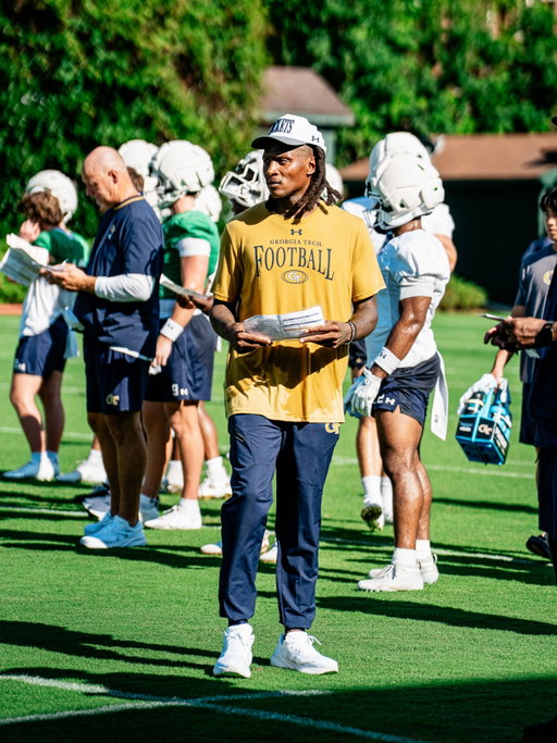 Coach Hopkins on The Flats 📍

#StingEm 🐝
