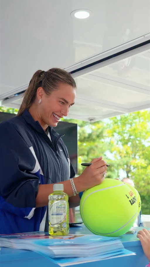 Nothing beats meeting your favourite player before match day 💙

Fans got the chance to meet Aryna Sabalenka ahead of her first match at the National Bank Open presented by Rogers tonight.

Who’s cheering for @arynasabalenka ? 👇🎾