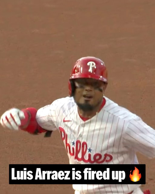 Welcome to Philadelphia, Luis Arraez 💪

The newest Phillie received a standing ovation and recorded a RBI base hit in his first at-bat!