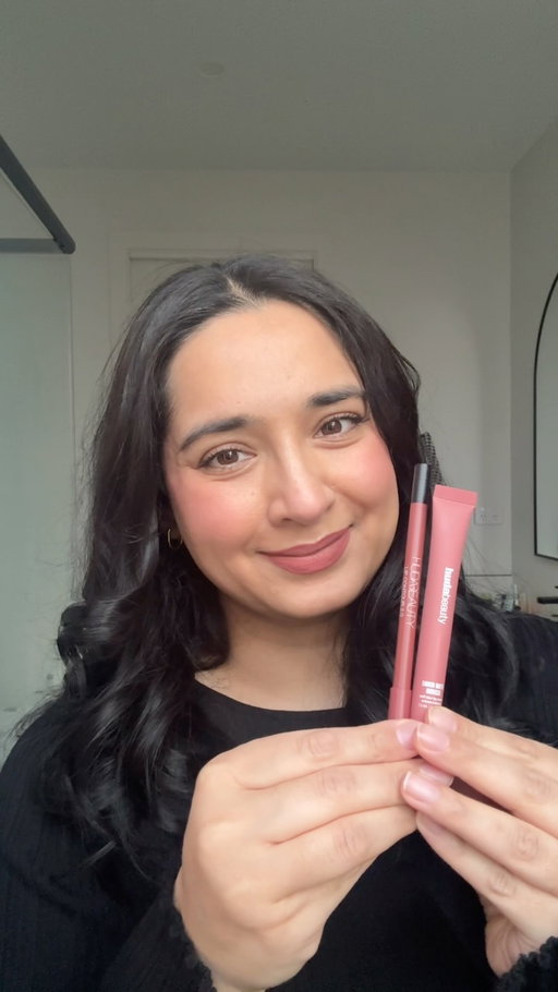 Loving the new @hudabeauty lip launch ! 💋#gifted

Liquid Matte Mousse comes in 8 shades and pair them with lip counter pencils 2.0 

I paired the Rosy Nude with Rusty Pink liner for a more natural fuller lip look 🌹

#hudabeauty #makeup #lipcombo #blurredlips