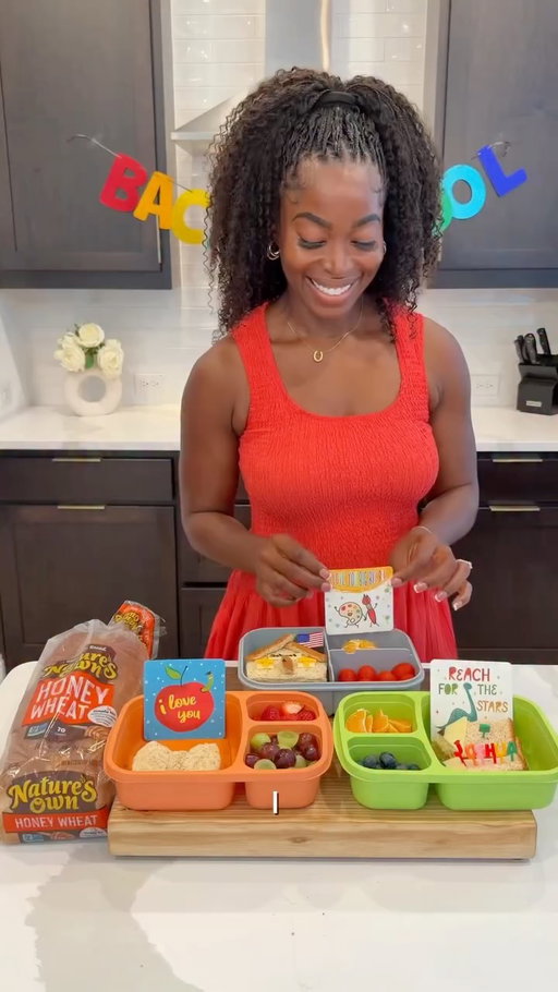 Back-to-school lunches just got a whole lot cuter! 🎒🍞 From bow sandwiches to fun school-themed shapes, Nature’s Own Honey Wheat Bread makes it easy to create lunches your kids will actually be excited to eat. Plus, they’ve got a new, simpler recipe with the same soft, delicious taste we love. Nature’s Own Honey wheat bread also scores excellent on ingredient apps like Yuka 👏🏾. Time to get breaducated! 🙌🏾💃🏾 ✏️💛 @naturesownbread #NaturesOwnPartner #BackToSchool #GetBreaducated #LunchIdeas #ad