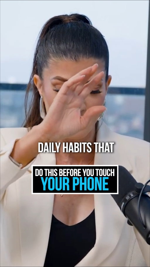 Want more energy throughout the day?

It might start with what you do before checking your phone.

#Energy #MorningRoutine #HealthyAging #Longevity #Wellness