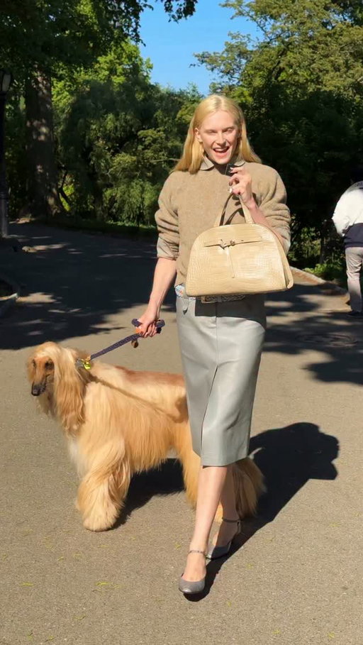 A beautiful day in New York City with @alexconsani, Dylan and the Romy Bauletto 👜 #ToryBurchFW26 #ToryBurch