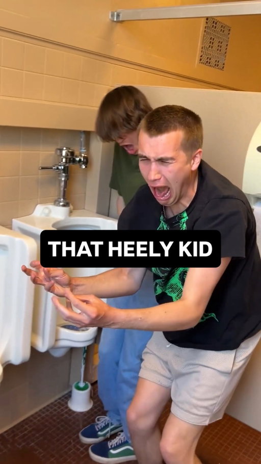 So cool 🛞#americanhighshorts #heelys #heely #skit #comedy