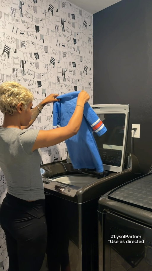 #LysolPartner Boy moms... why do sports jerseys have a smell that never quits? 😂
I’ve been adding Lysol Laundry Sanitizer to the rinse cycle, and it kills 99.9% of odor-causing bacteria* when added to your laundry routine.
Try Lysol Laundry Sanitizer today. @lysol 
*Use as directed