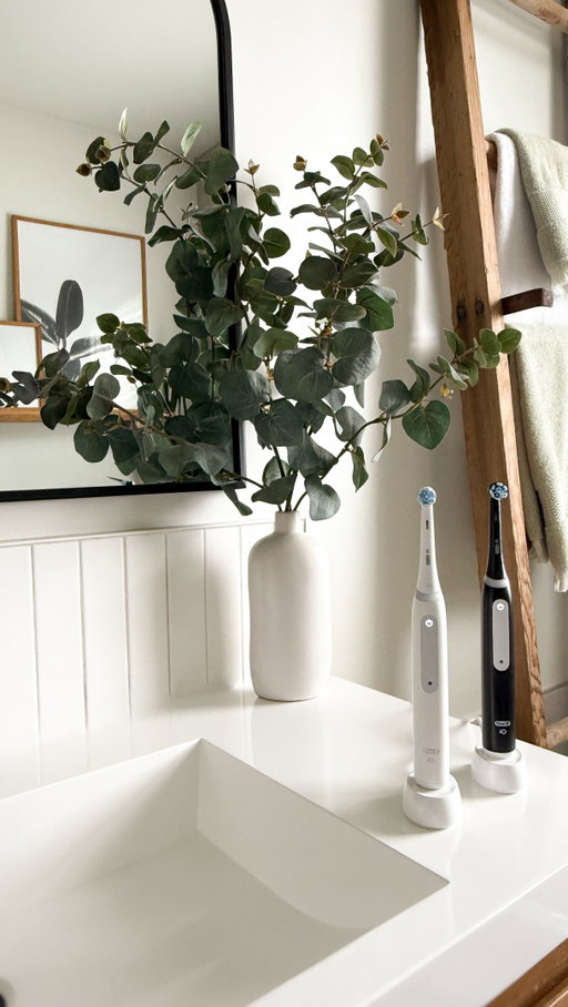 #Pub J’utilise les brosses à dents @oralb depuis plusieurs années et j’avais vraiment hâte d’essayer la Oral-B iO Nettoyage Professionnel en format double et les brossettes de rechange iO! 🦷✨ Si vous passez chez Costco, allez voir l’offre en magasin, elle vaut vraiment le détour! #costco #costcofind